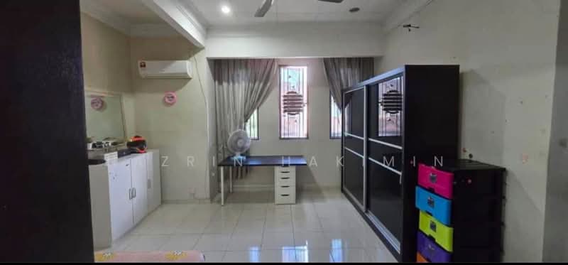 Rumah Teres 2-Tingkat untuk Dijual di Seksyen 23 (Shah Alam) - Nazrin Hakimin - Study - PropertyGuru.com.my