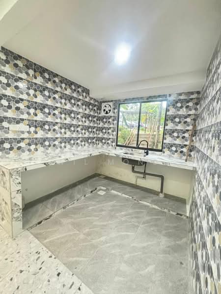 Flat for Sale at Flat Bandar Selesa Jaya @ Jalan Silat Gayong - Wil Mong - Kitchen - PropertyGuru.com.my