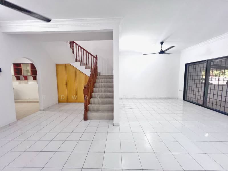 Rumah Teres 2 Tingkat untuk Dijual di Taman Pinji Mewah (Ipoh) - Ridwan Ibrahim - Living Room - PropertyGuru.com.my