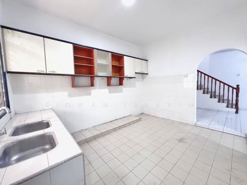 Rumah Teres 2 Tingkat untuk Dijual di Taman Pinji Mewah (Ipoh) - Ridwan Ibrahim - Kitchen - PropertyGuru.com.my