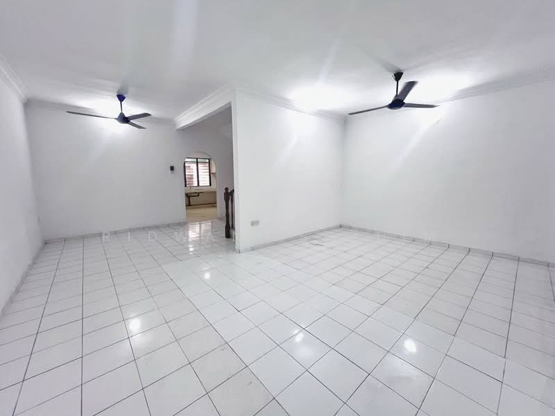 Rumah Teres 2 Tingkat untuk Dijual di Taman Pinji Mewah (Ipoh) - Ridwan Ibrahim - Living Room - PropertyGuru.com.my