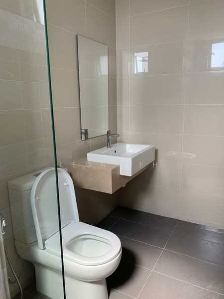 Service Residence for Sale at United Point (Residensi Berpadu) - Leon Teh - Bathroom - PropertyGuru.com.my