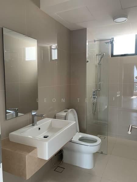 Service Residence for Sale at United Point (Residensi Berpadu) - Leon Teh - Bathroom - PropertyGuru.com.my