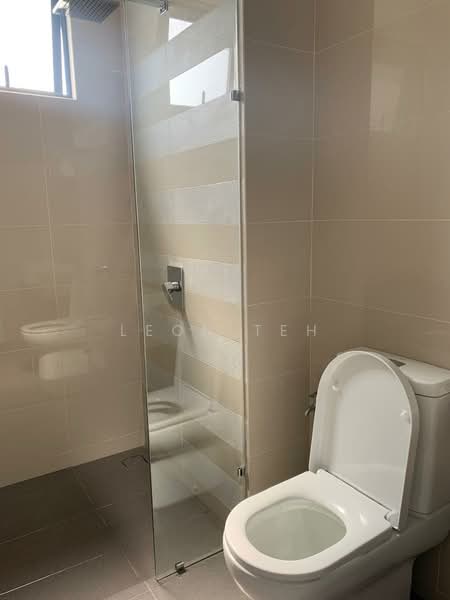 Service Residence for Sale at United Point (Residensi Berpadu) - Leon Teh - Bathroom - PropertyGuru.com.my