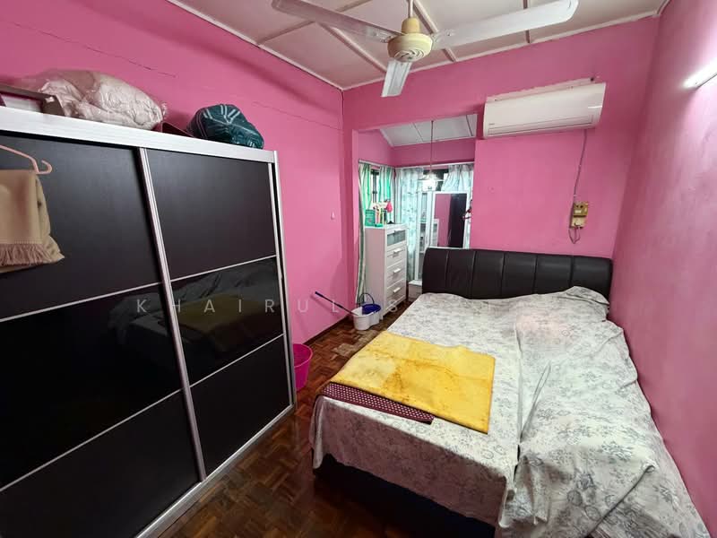 2-storey Terraced House for Sale in Taman TTDI Jaya (Shah Alam) - Khairul Syafiq - Bedroom - PropertyGuru.com.my