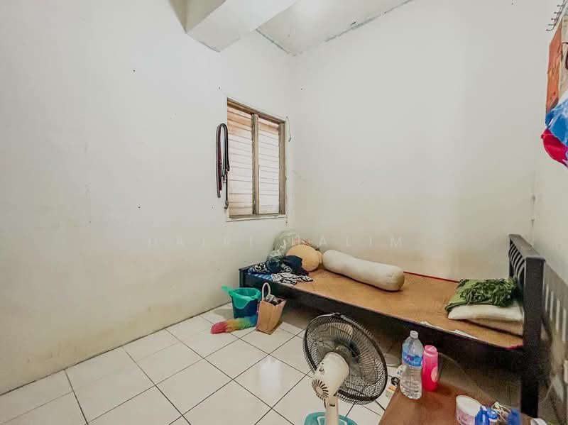 Flat for Sale at Dataran Otomobil - Hairi Halim - Bedroom - PropertyGuru.com.my