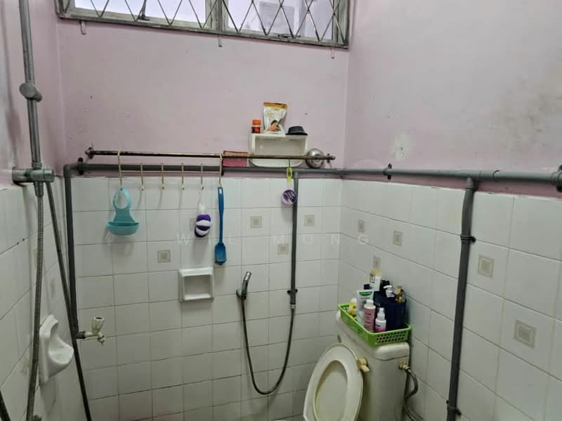 Rumah Teres 1 Tingkat untuk Dijual di Taman Senai Utama (Kulai) - Wil Mong - Bathroom - PropertyGuru.com.my