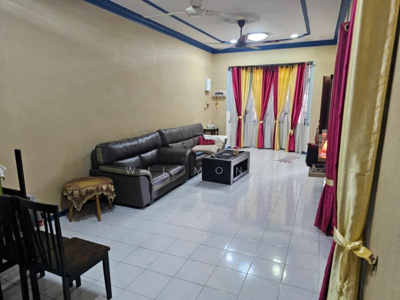 Rumah Teres 1 Tingkat untuk Dijual di Taman Senai Utama (Kulai) - Wil Mong - Living Room - PropertyGuru.com.my