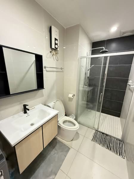 Kondominium untuk Dijual di Amberside @ Country Garden Danga Bay - Xin Yi - Bathroom - PropertyGuru.com.my