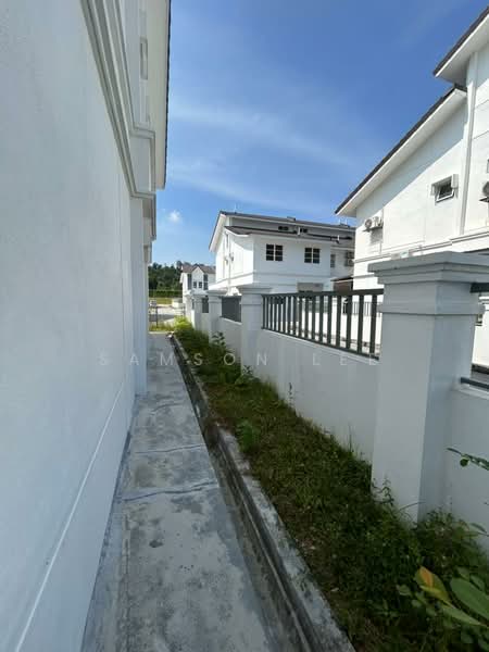2-storey Terraced House for Sale in Bandar Country Homes (Rawang) - Samson Lee - Exterior - PropertyGuru.com.my