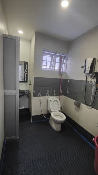 2-storey Terraced House for Rent in Taman Desa Cemerlang (Ulu Tiram) - Nataine Goh - Bathroom - PropertyGuru.com.my