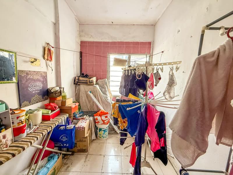 Untuk Dijual - Desa Mentari Flat (Block 2)