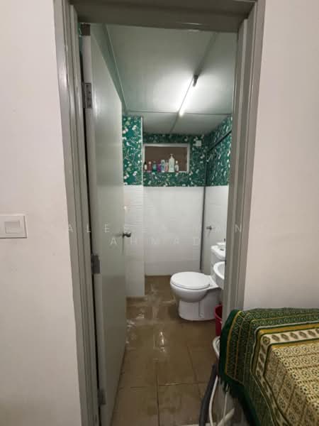 Service Residence for Sale at Sentrovue - Jaleela Banu Ahmad - Bathroom - PropertyGuru.com.my