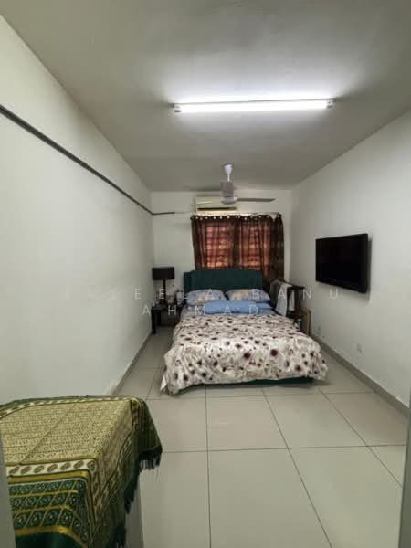 Service Residence for Sale at Sentrovue - Jaleela Banu Ahmad - Bedroom - PropertyGuru.com.my