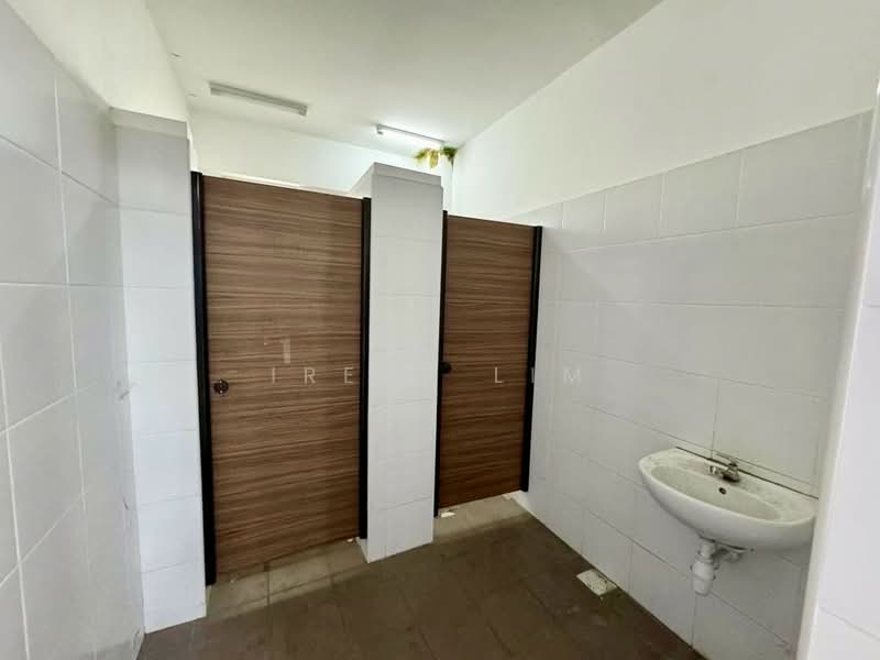 Semi-D Factory for Rent in Taman Desa Cemerlang (Ulu Tiram) - Irene Lim - Bathroom - PropertyGuru.com.my