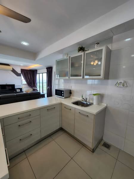 Kondominium untuk Disewa di Ujana Executive Apartment - Win Tan - Kitchen - PropertyGuru.com.my