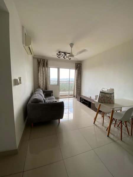Servis Apartment untuk Dijual di Sentrovue - Jaleela Banu Ahmad - Living Room - PropertyGuru.com.my