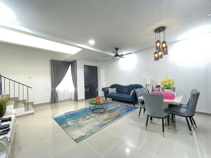 2-storey Terraced House for Sale in Kampung Jawa (Klang) - Hazeman Omar - Living Room - PropertyGuru.com.my