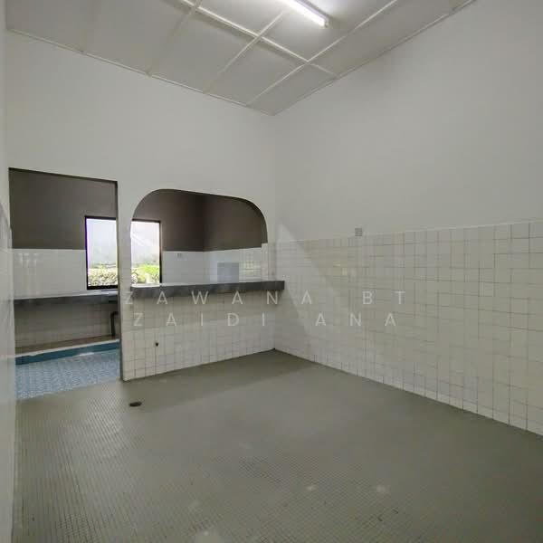 1-storey Terraced House for Sale in Taman Melawati (Ulu Kelang) - Zawana BT Zaidi Ana - Kitchen - PropertyGuru.com.my