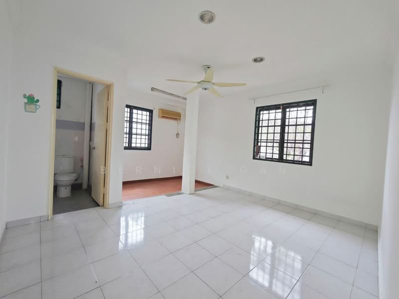 2-storey Terraced House for Sale in Bandar Baru Permas Jaya (Permas Jaya) - Bernice Gan - Bathroom - PropertyGuru.com.my