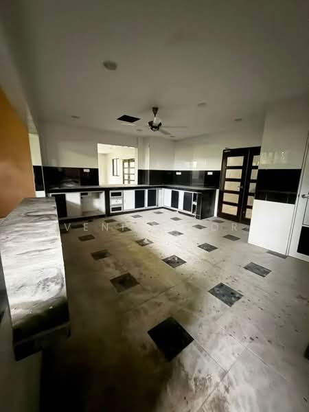 Rumah Banglo untuk Dijual di Leisure Farm (Gelang Patah) - Venica For - Kitchen - PropertyGuru.com.my