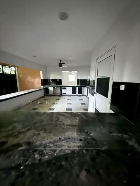 Rumah Banglo untuk Dijual di Leisure Farm (Gelang Patah) - Venica For - Kitchen - PropertyGuru.com.my