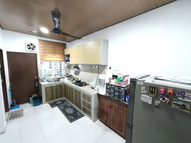 2-storey Terraced House for Sale in Taman Scientex Kulai (Sedenak) - Azlan Ismail aiproperty - Kitchen - PropertyGuru.com.my