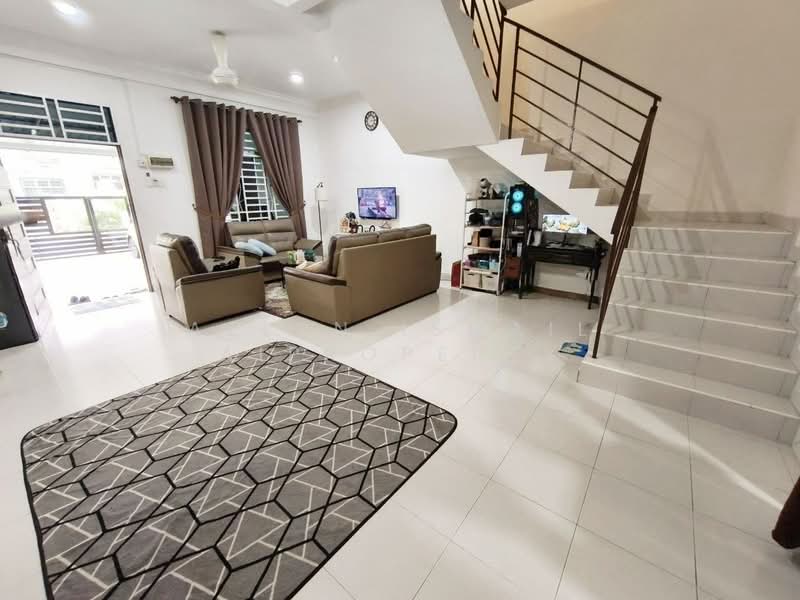 2-storey Terraced House for Sale in Taman Scientex Kulai (Sedenak) - Azlan Ismail aiproperty - Living Room - PropertyGuru.com.my