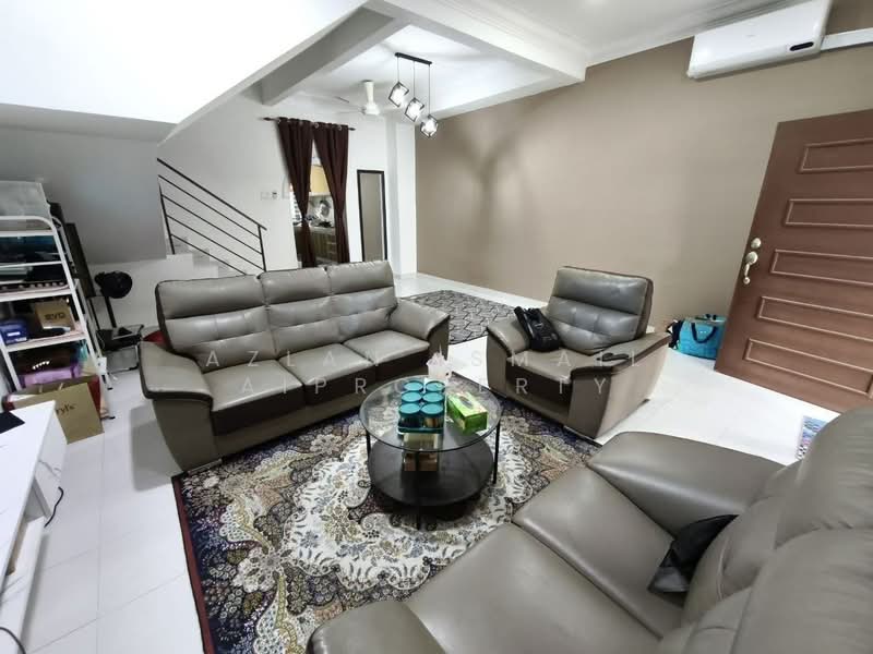 2-storey Terraced House for Sale in Taman Scientex Kulai (Sedenak) - Azlan Ismail aiproperty - Living Room - PropertyGuru.com.my