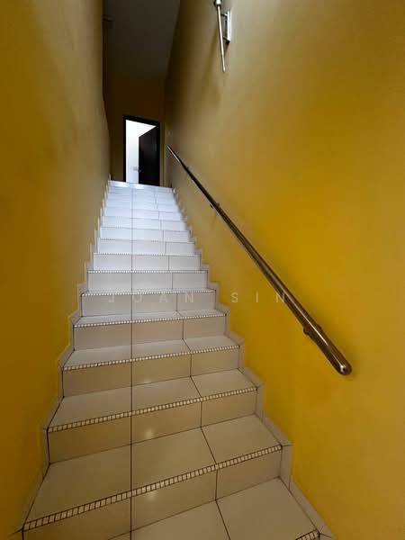 Rumah Teres 1 Tingkat untuk Dijual di Taman Pelangi Indah (Ulu Tiram) - Joan Sin - Corridor - PropertyGuru.com.my