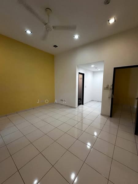 Rumah Teres 1 Tingkat untuk Dijual di Taman Pelangi Indah (Ulu Tiram) - Joan Sin - Living Room - PropertyGuru.com.my