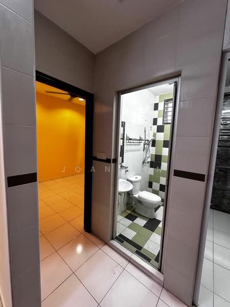 Rumah Teres 1 Tingkat untuk Dijual di Taman Pelangi Indah (Ulu Tiram) - Joan Sin - Bathroom - PropertyGuru.com.my