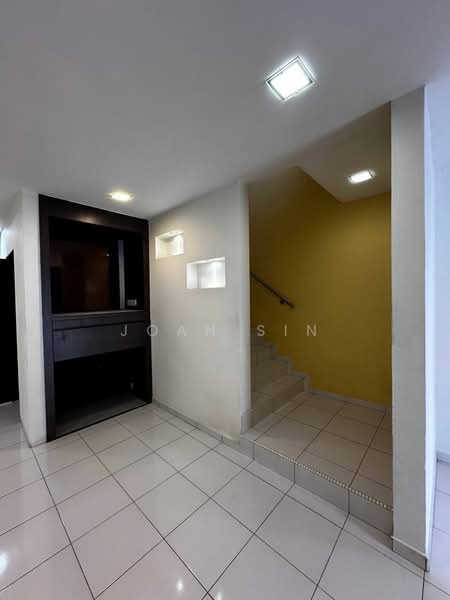 Rumah Teres 1 Tingkat untuk Dijual di Taman Pelangi Indah (Ulu Tiram) - Joan Sin - Entrance - PropertyGuru.com.my