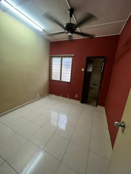 Rumah Teres untuk Dijual di Bandar Country Homes (Rawang) - Stella . - Interior - PropertyGuru.com.my