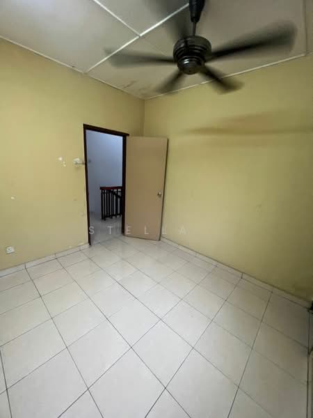 Rumah Teres untuk Dijual di Bandar Country Homes (Rawang) - Stella . - Interior - PropertyGuru.com.my