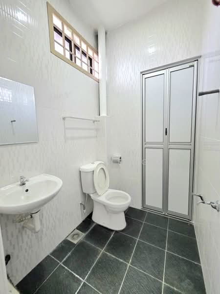 2-storey Terraced House for Rent in Bandar Selesa Jaya (Skudai) - Nataine Goh - Bathroom - PropertyGuru.com.my