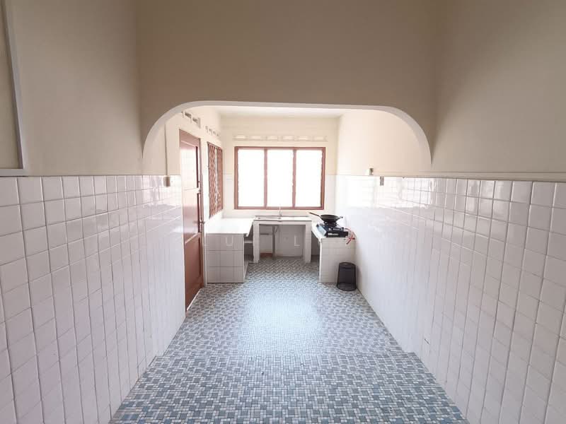 Rumah Teres 2 Tingkat untuk Disewa di Taman Pelangi (Johor Bahru) - Lui Lui - Kitchen - PropertyGuru.com.my