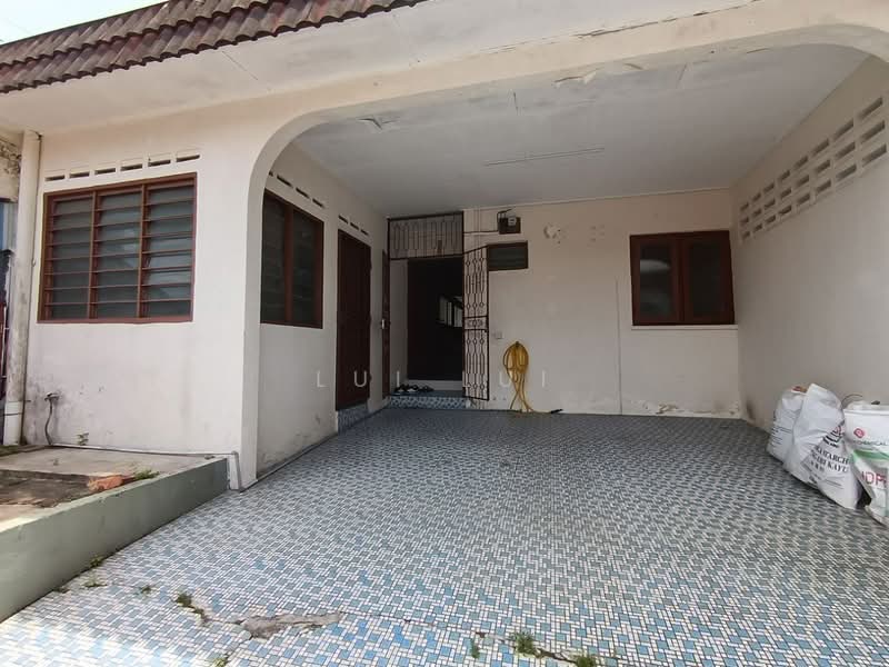 Rumah Teres 2 Tingkat untuk Disewa di Taman Pelangi (Johor Bahru) - Lui Lui - Exterior - PropertyGuru.com.my