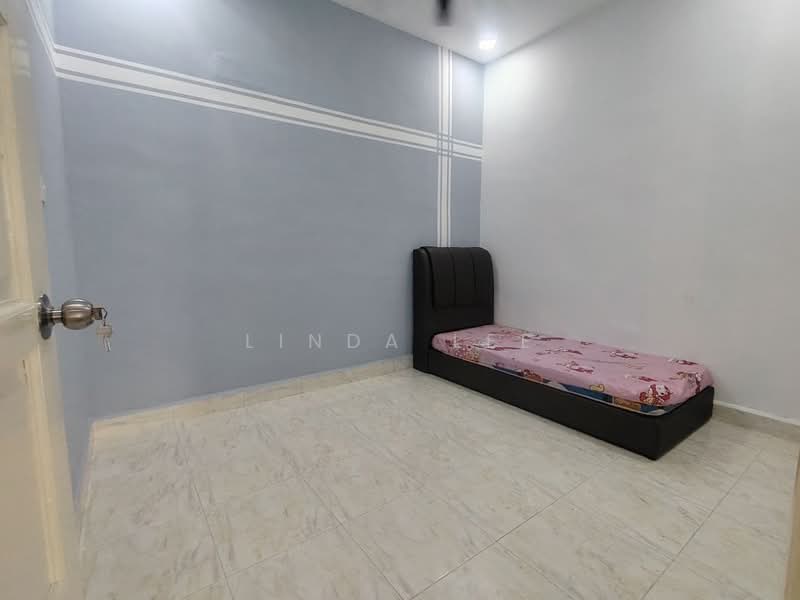 Rumah Teres 1 Tingkat untuk Disewa di Taman Johor Jaya (Johor Bahru) - Linda Lee - Bedroom - PropertyGuru.com.my