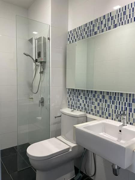 Servis Apartment untuk Disewa di Residential Suites @ HighPark - Huan Boon Liang - Bathroom - PropertyGuru.com.my