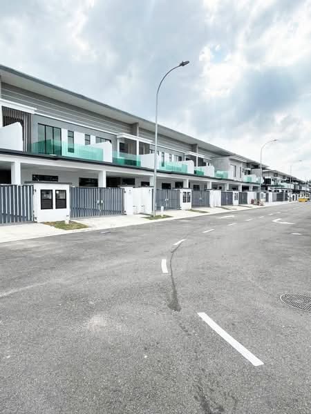2-storey Terraced House for Sale in Taman Bestari Indah (Ulu Tiram) - Jason Tan - Exterior - PropertyGuru.com.my