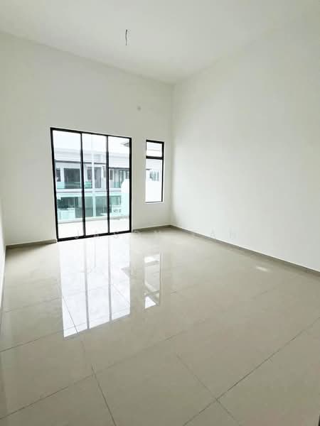 2-storey Terraced House for Sale in Taman Bestari Indah (Ulu Tiram) - Jason Tan - Living Room - PropertyGuru.com.my