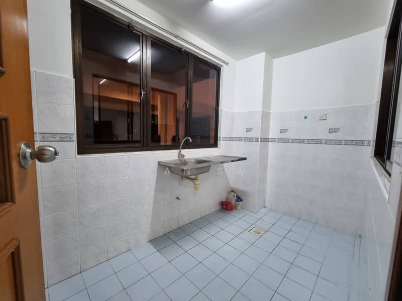 Condominium for Rent at Cyber Heights Villa - Ryan Swe - Kitchen - PropertyGuru.com.my