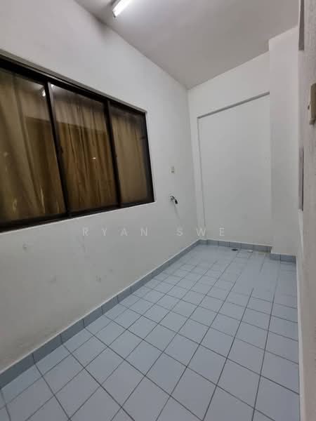 Condominium for Rent at Cyber Heights Villa - Ryan Swe - Interior - PropertyGuru.com.my