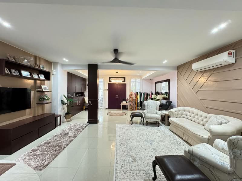 2.5-storey Terraced House for Sale in Ampang Jaya (Ampang) - Imran Jaafar - Living Room - PropertyGuru.com.my
