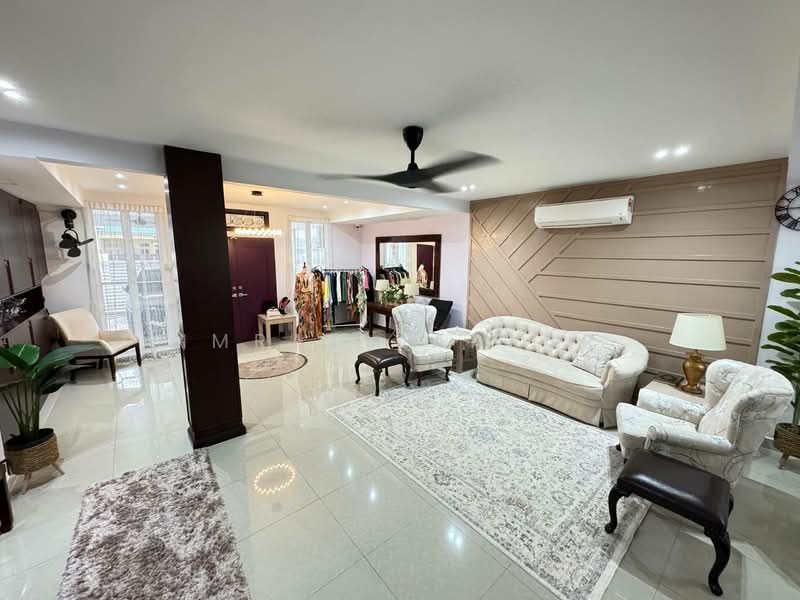 2.5-storey Terraced House for Sale in Ampang Jaya (Ampang) - Imran Jaafar - Living Room - PropertyGuru.com.my