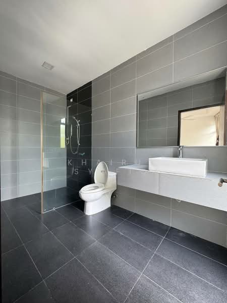 Rumah Teres 2 Tingkat untuk Dijual di Laman Glenmarie (Shah Alam) - Khairul Syafiq - Bathroom - PropertyGuru.com.my