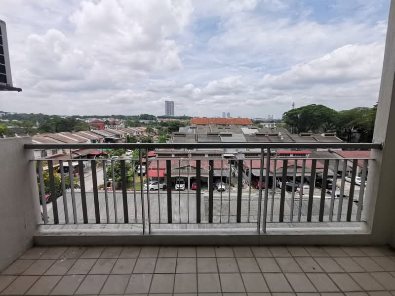Rumah Bandar untuk Dijual di Bandar Utama (Selangor) - KC Hong - Balcony - PropertyGuru.com.my
