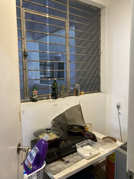 Servis Apartment untuk Dijual di Zeva @ Equine South - Jordan Tan - Kitchen - PropertyGuru.com.my