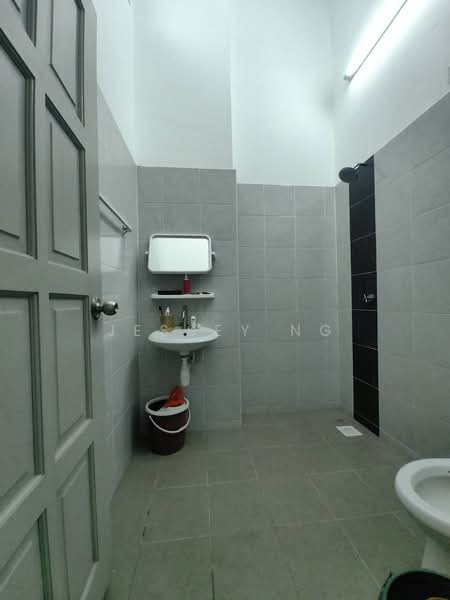 Rumah Teres 2 Tingkat untuk Dijual di Ipoh (Perak) - Jessey Ng - Bathroom - PropertyGuru.com.my